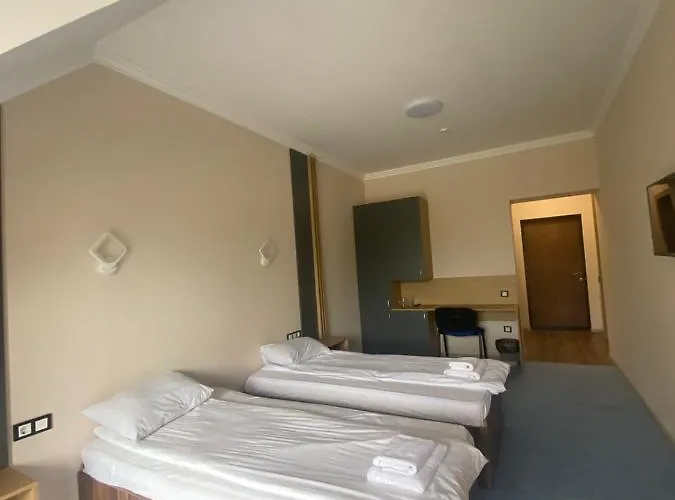 River Side 度假村 *