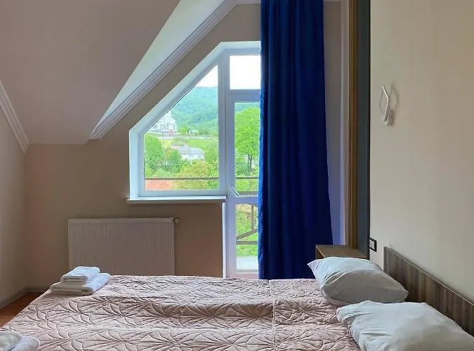 River Side 度假村 *