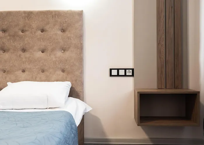 River Side 度假村 *